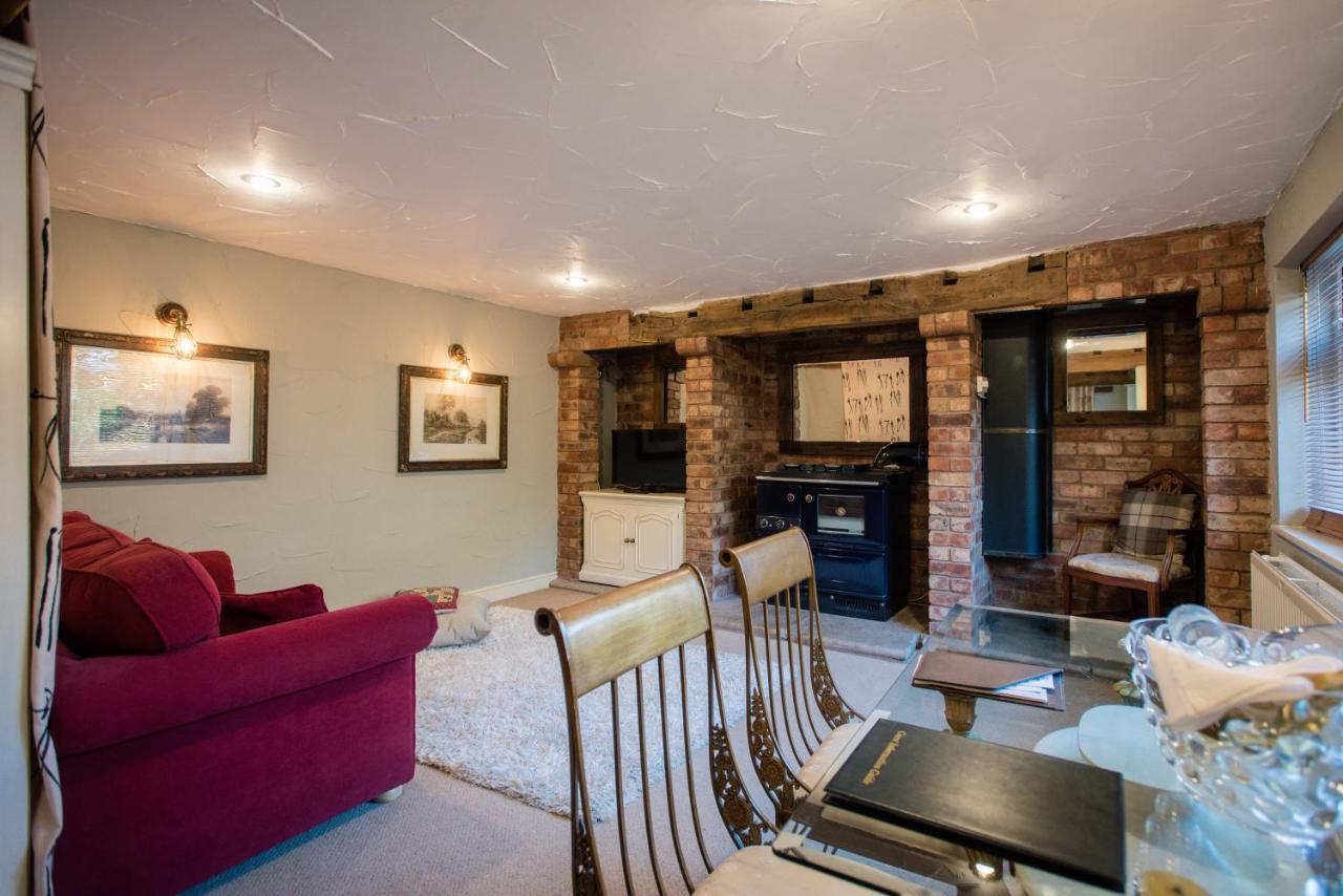 The Royal Arms Hotel Sutton Cheney Εξωτερικό φωτογραφία